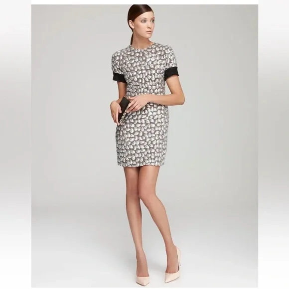dvf white sequin dress NWT Diane von Furstenberg White fitted Sequin dress ( Size 6 )
